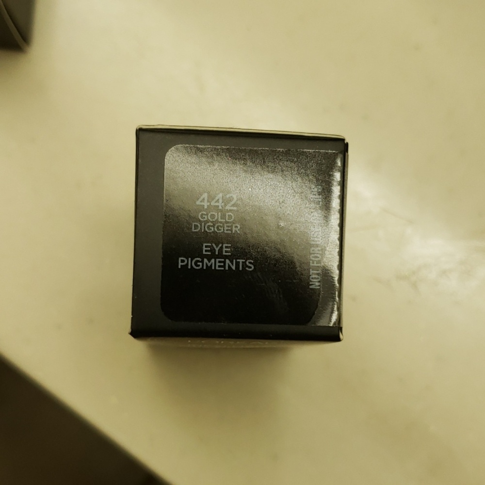 L'oreal - Picture 2 of 3